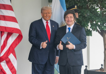 Трамп угрожает сократить американскую помощь Аргентине, если его почитатель Хавьер Милей проиграет там выборы