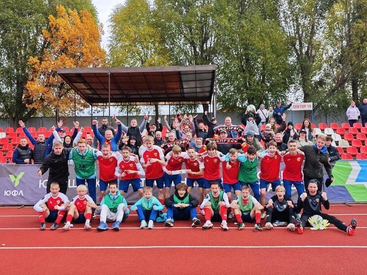 Футбольный клуб "Экспресс" завершил сезон ЮФЛ Северо-Запад победой над петрозаводским СШ-7