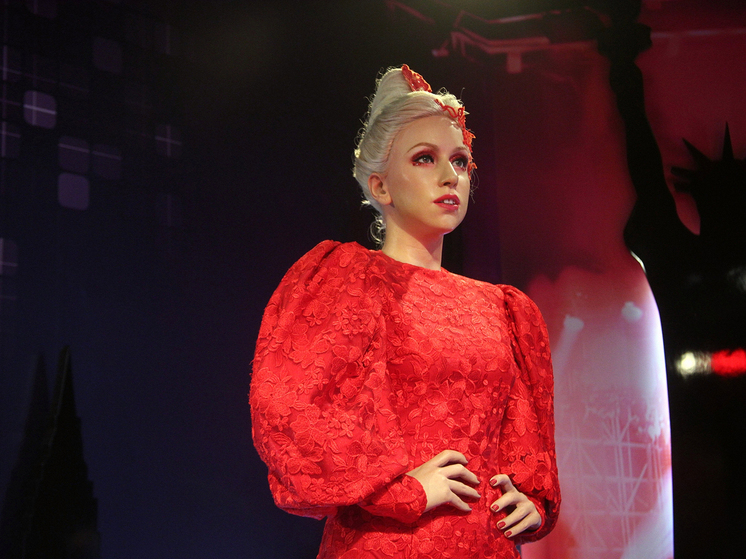 Lady Gaga on a movie set