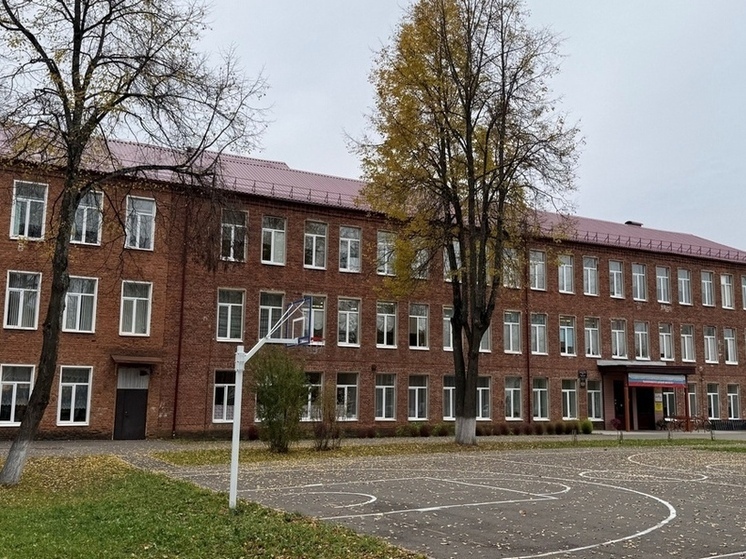 В Комсомольске капитально отремонтировали кровлю сразу в двух школах