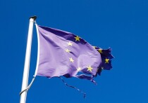 Европа переживает фундаментальный парадокс: обладая блестящими учеными и сохраняя лидерство в ключевых промышленных секторах, она продолжает стремительно терять технологические позиции на мировой арене. Об этом пишет французская Le Monde (статью перевели ИноСМИ). 