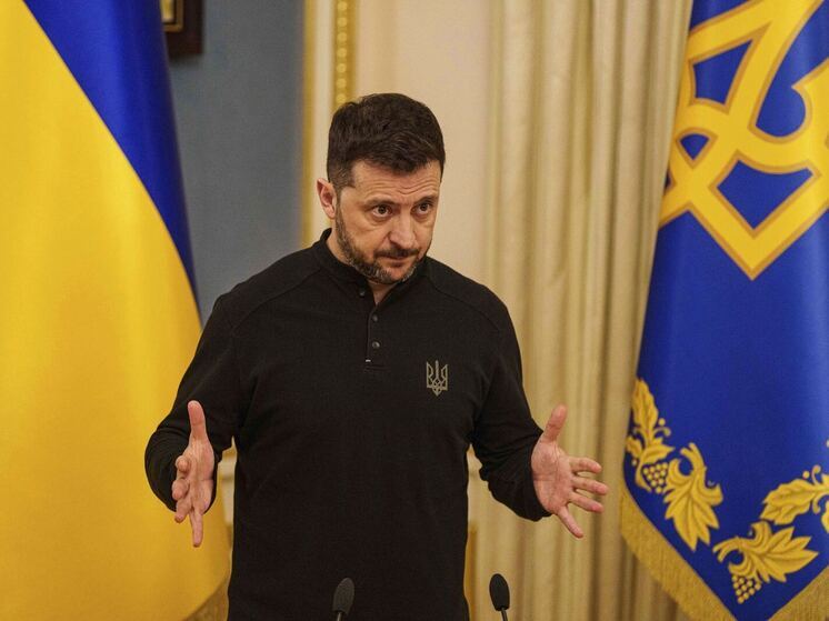 "Страна": Зеленский летит в Вашингтон превратить "войну Байдена" в "войну Трампа"