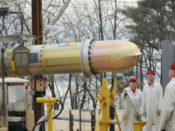 В случае получения Украиной американских крылатых ракет Tomahawk ее целью «номер один» станет некое предприятие по производству ракет в Российской Федерации, на котором якобы трудятся «20 тысяч северокорейцев», заявил в эфире Fox News генерал армии США в отставке Джек Кин