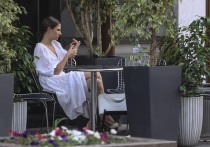 Попить кофе из кафе на улице зимой в более или менее комфортных условиях получат москвичи и гости столицы