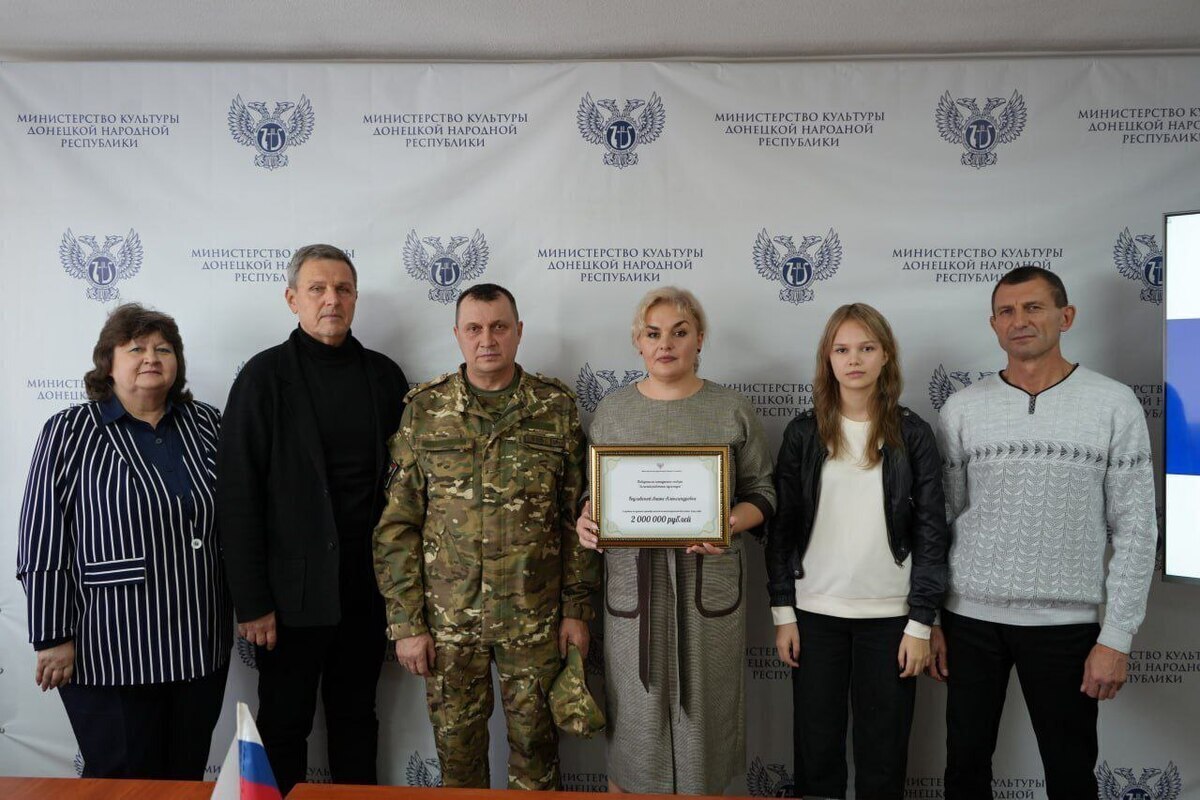 Insegnante di Tomsk diventa pioniera della cultura rurale nella DNR