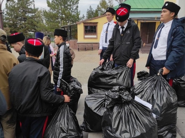Элистинская епархия и Общественная палата Калмыкии отправили гуманитарный груз бойцам СВО