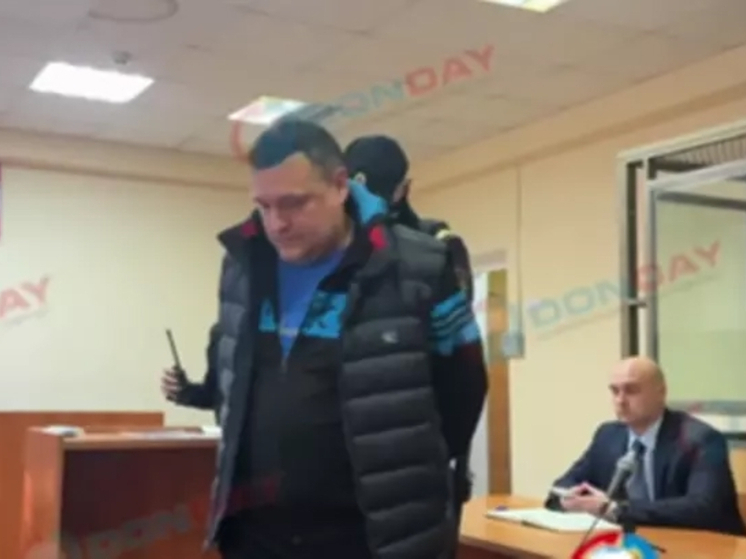 Замначальника ГУ МЧС по Ростовской области доставили в суд