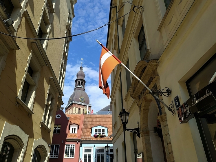 Латвия ввела плату в 9$ за пересечение границы с Россией на машине