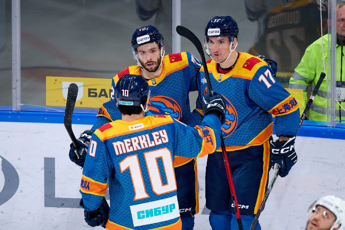 «Спартак» в Хабаровске не смог добыть 100-ю победу для своего наставника, пропустив за 15 секунд до сирены.