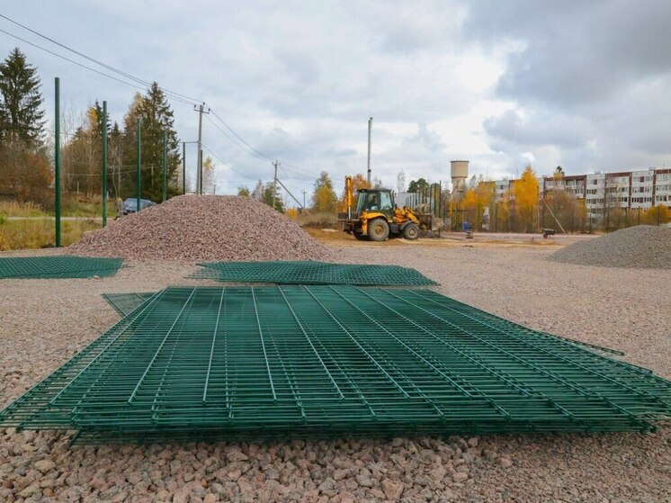В Селезнёво началось строительство универсальной спортплощадки