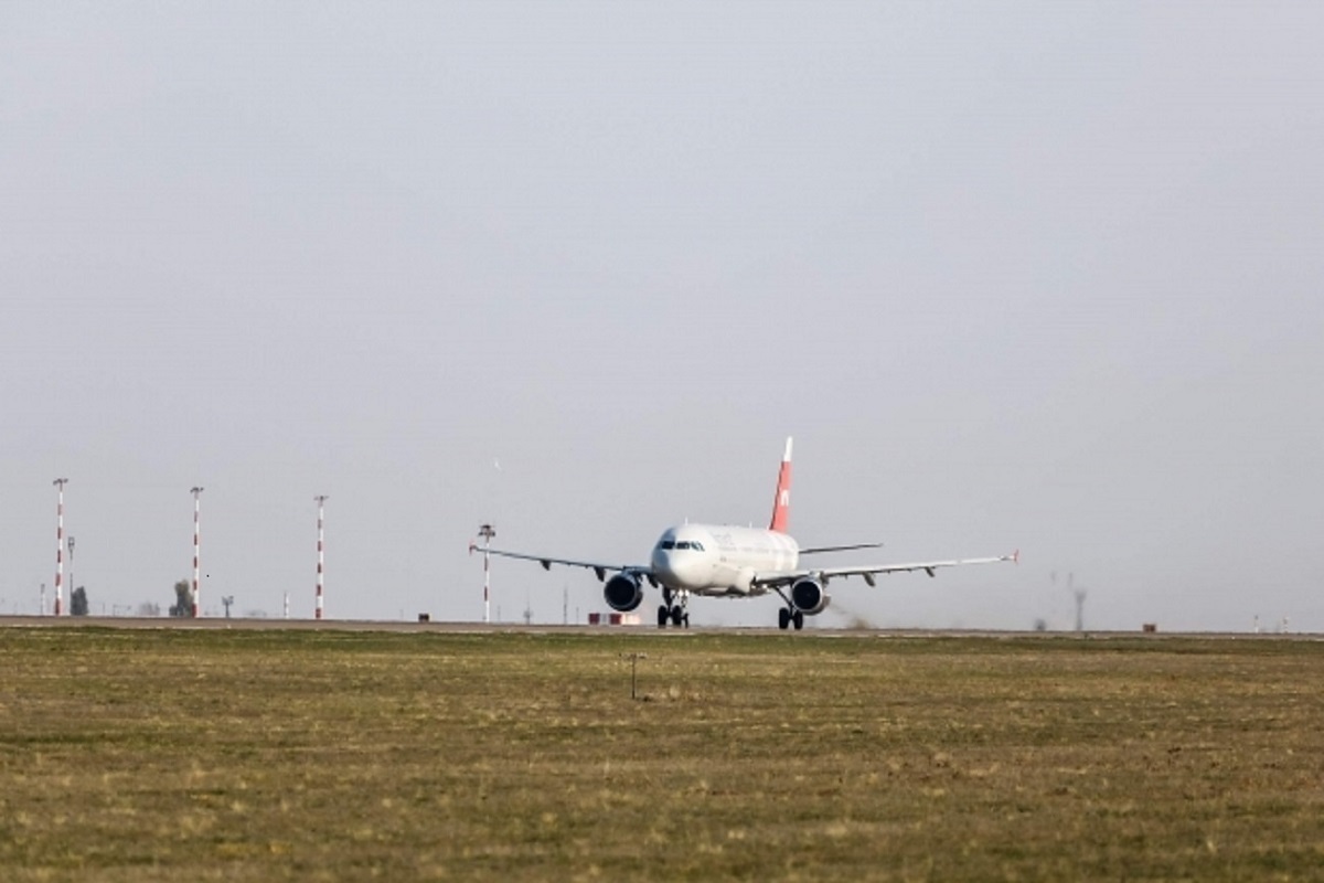 В аэропорту Волгограда ввели запрет на прием и отправление самолетов