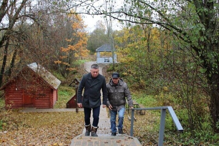 В Чижево благоустроили территорию царского колодца, связанного с именем Потемкина и Екатерины II