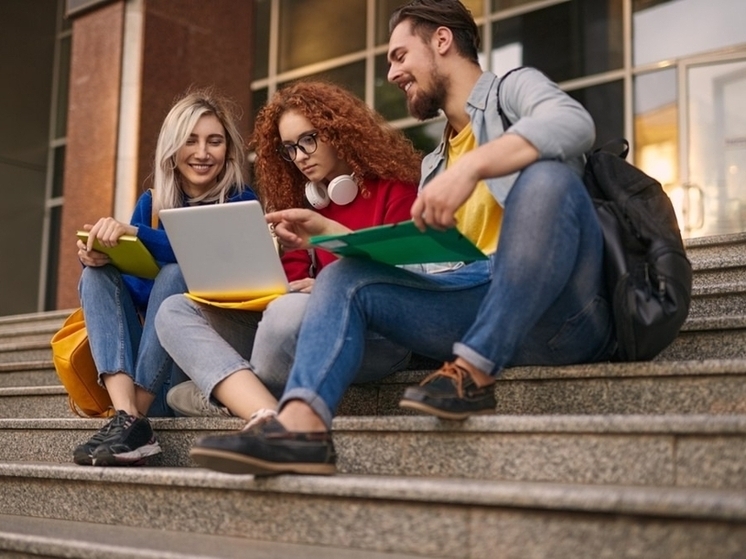 Студенты СмолГУ могут получить стипендию и стажировку в ведущих компаниях России