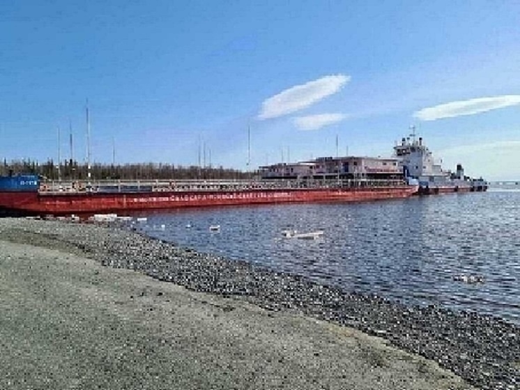 Между Салехардом и Лабытнанги курсируют 2 парома