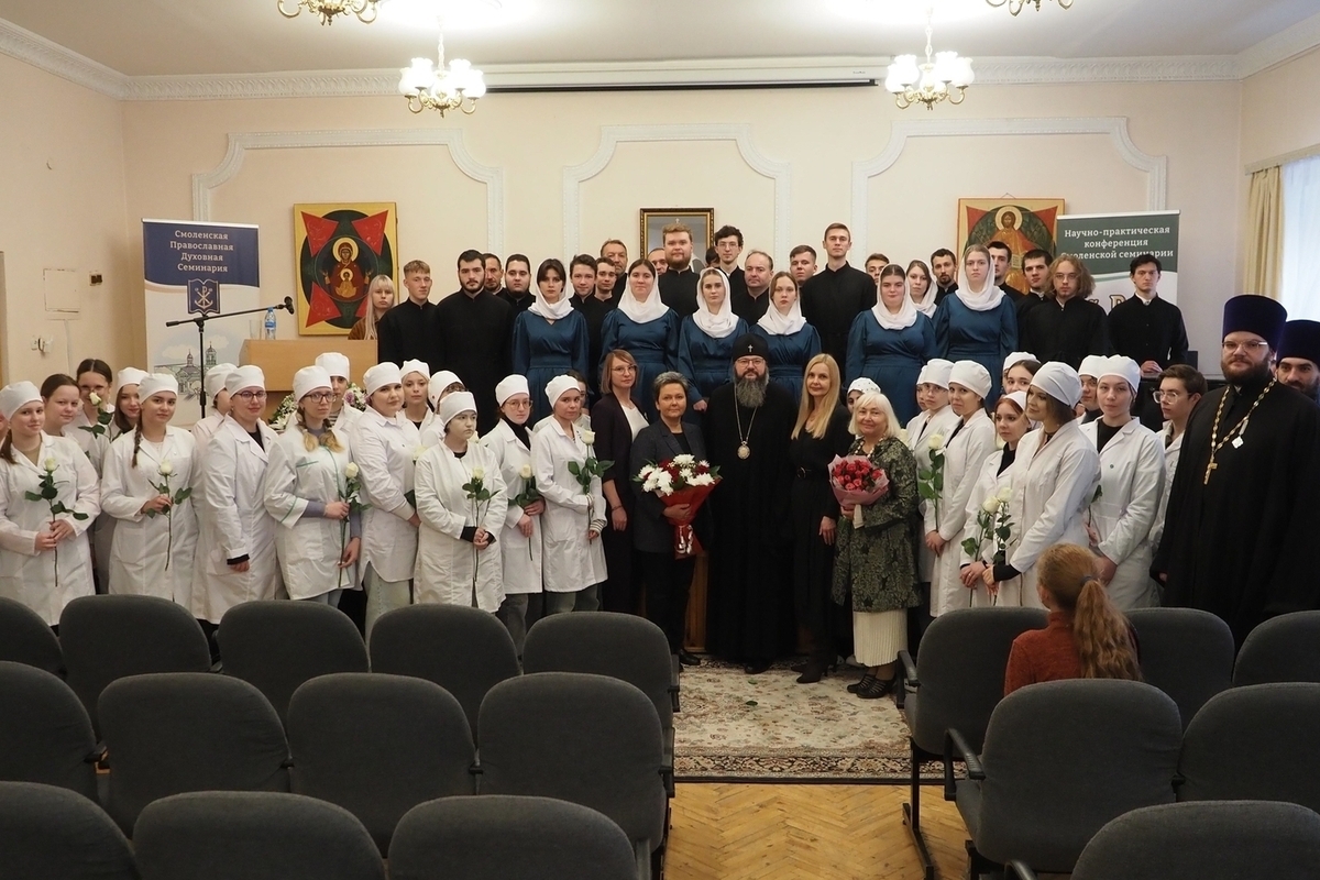 В Смоленской духовной семинарии открылись курсы "Сестра милосердия"