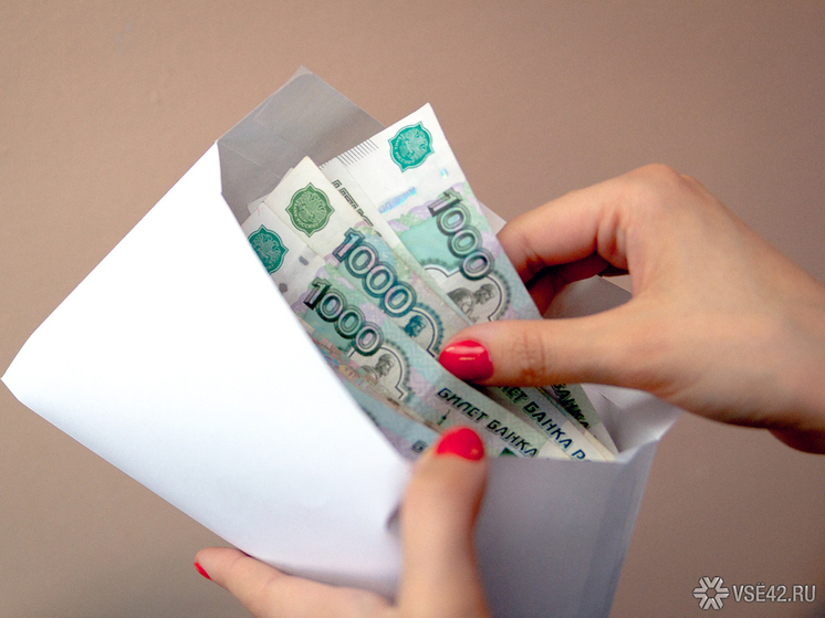  Пенсионерка из Прокопьевска лишилась пяти миллионов рублей из-за действий мошенников, использовавших фальшивые удостоверения