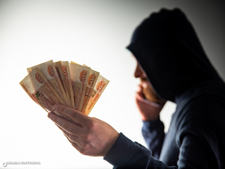 В Петрозаводске студент оставил родителей без сбережений