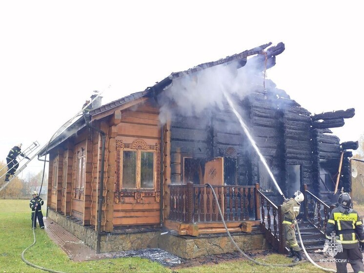 В Веневском районе потушили пожар в жилом доме на 150 квадратах