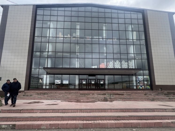 В Гаджиево во всю ремонтируют ДК «Прометей» и строят новый детсад