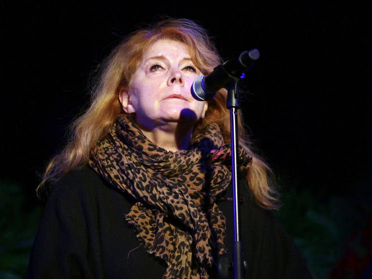 Клара Новикова вновь заставила говорить о себе