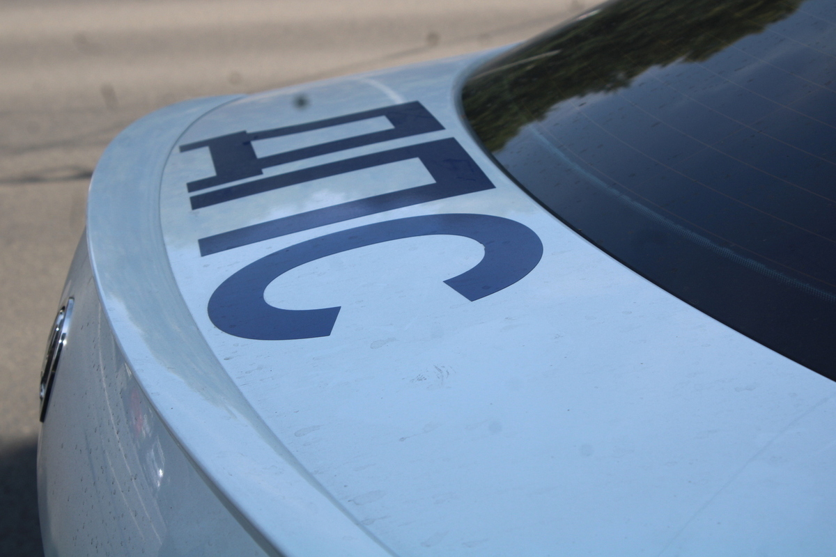 В Новомосковске по публикации в СМИ нашли водителя, проехавшего на красный