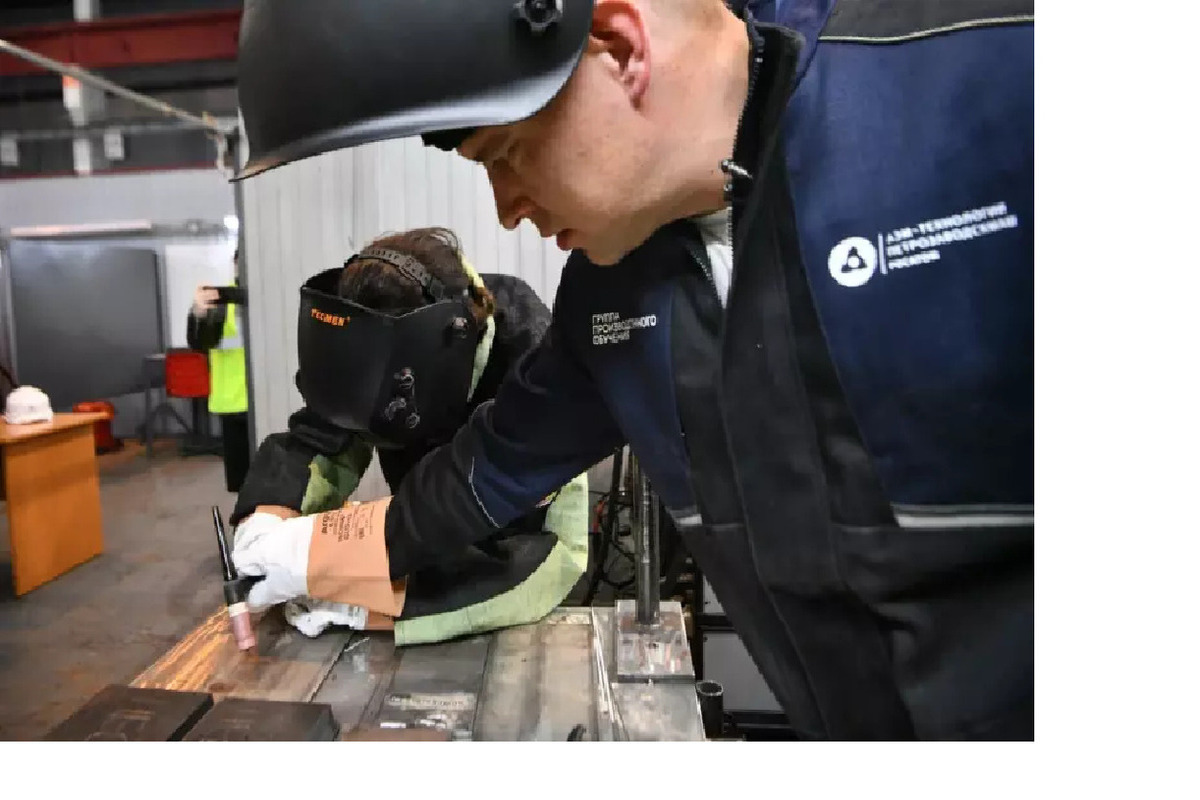 Лучший сварщик России провел мастер-класс в Петрозаводске