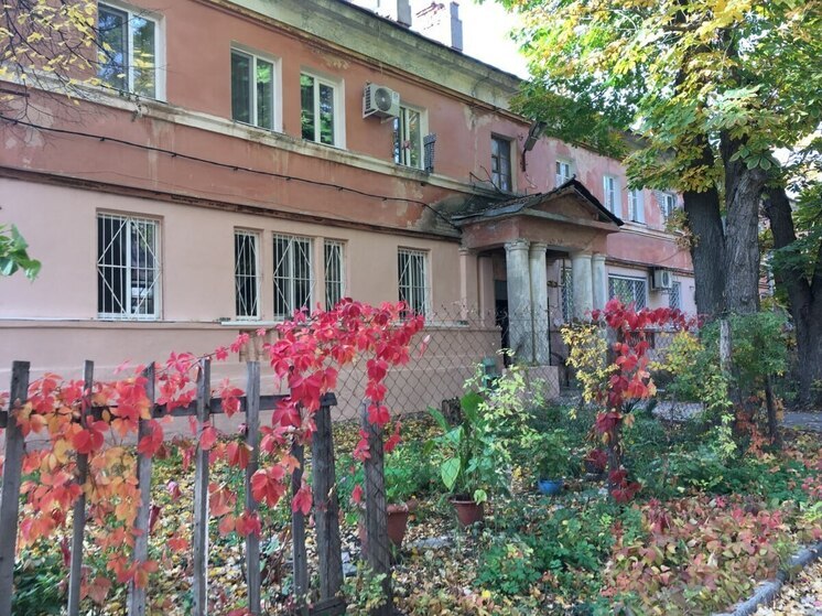 В Саратове женщину не пускали в собственную квартиру