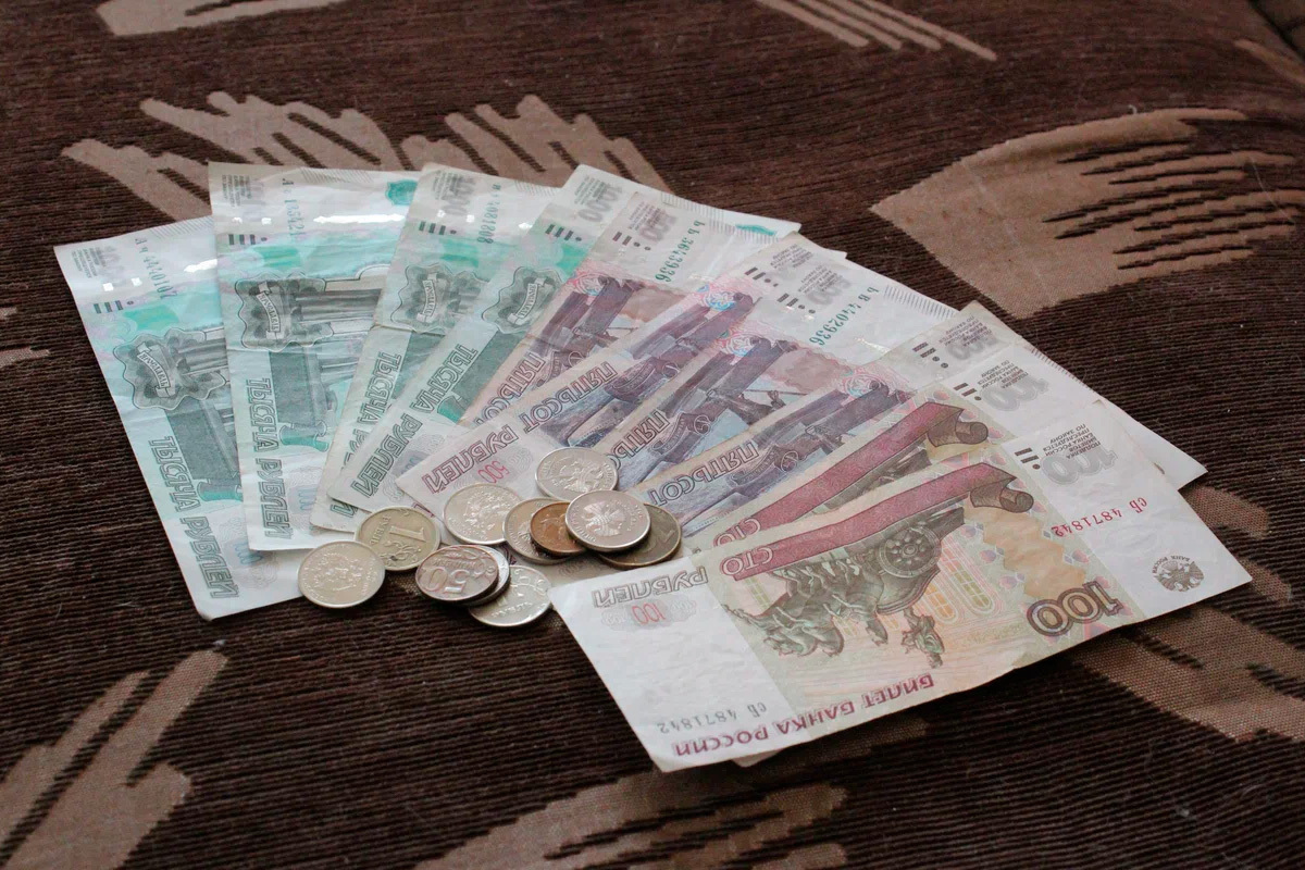 Сотрудница липецкого департамента спорта занизила доходы мужа на 1,5 млн рублей