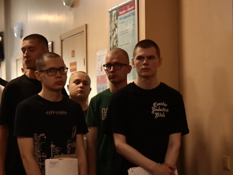 В Калининграде первые призывники отправились служить на Балтфлот