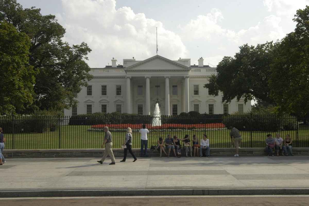 Сюрприз для Киева: Белый дом заговорил о встрече Путина и Зеленского