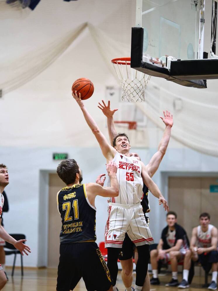 «Чебоксарские Ястребы» с поражения начали путь в чемпионате России по баскетболу