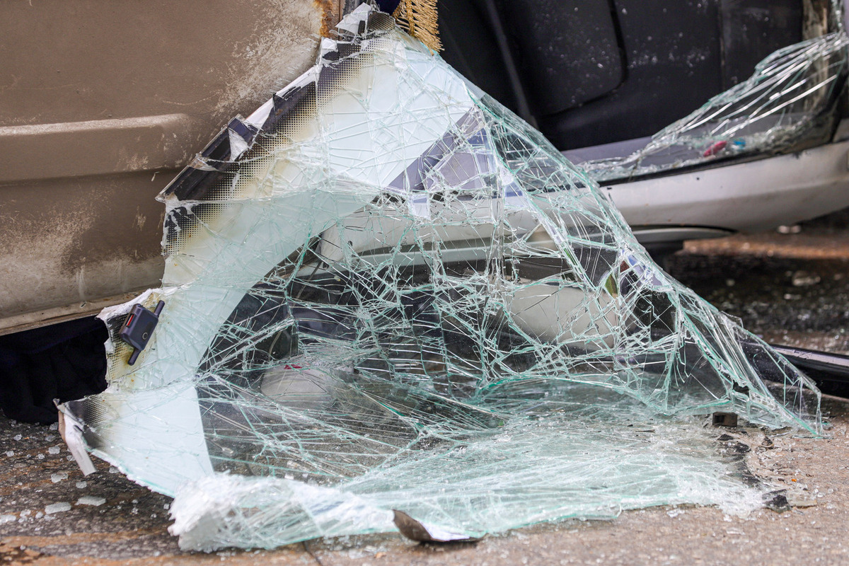 Двое погибших: водитель без прав протаранил 11 авто