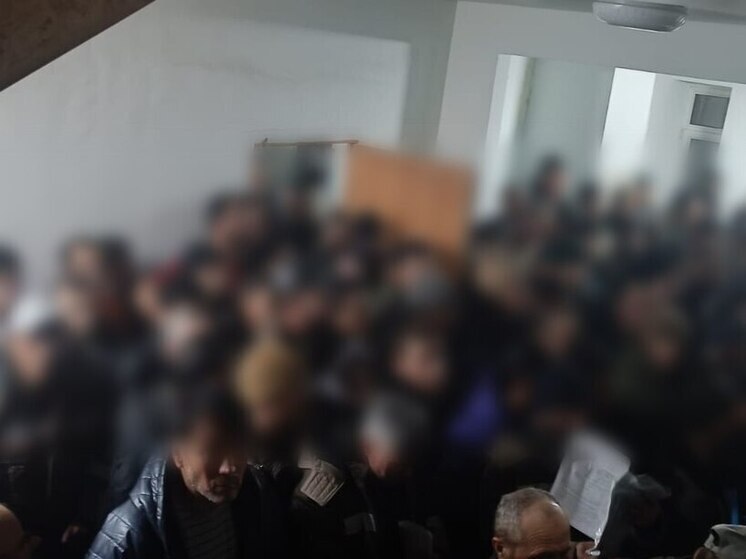 В хостелах, кафе и шиномонтажках Новосибирска проверили 170 иностранцев