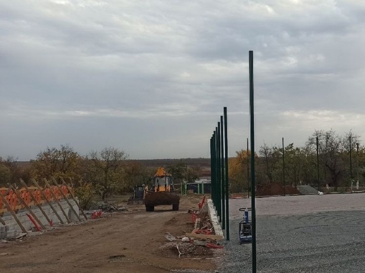 В Тельмановском МО в селе Гранитное благоустраивают общественную территорию