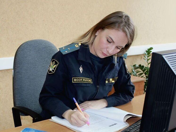 Судебные приставы помогли жительнице Гагарина вселиться в комнату в коммунальной квартире