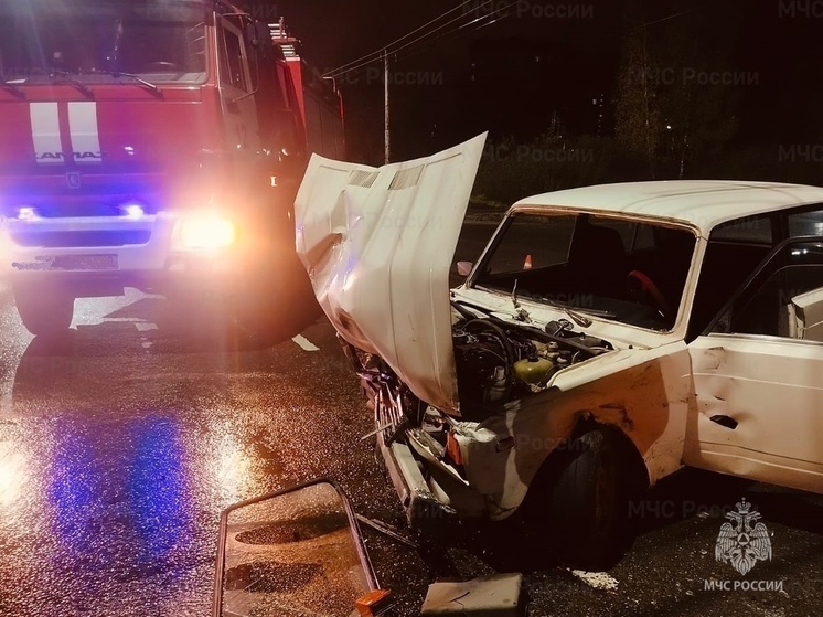 Человек пострадал в ночном ДТП в Калуге