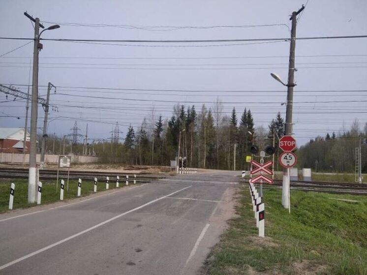 Починить видеокамеру на железнодорожном переезде в Заборье заставил прокурор