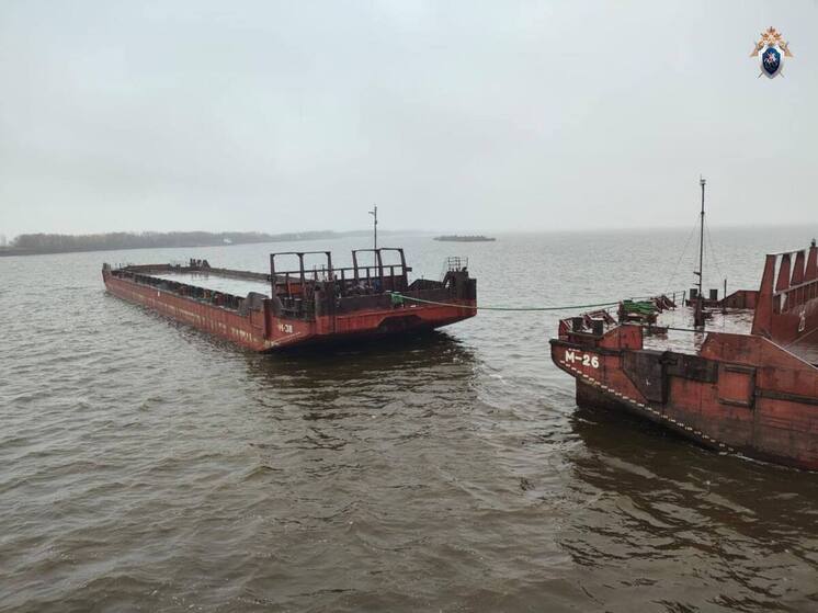 Уголовное дело возбудили в ЯНАО после гибели 3 человек из столкнувшейся с баржей лодки