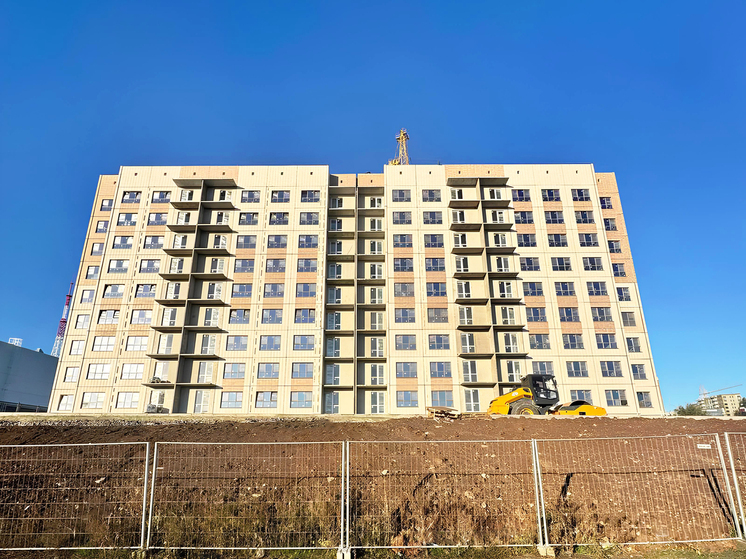 В Мариуполе завершено возведение конструктива дома для сотрудников Нахимовского военно-морского училища