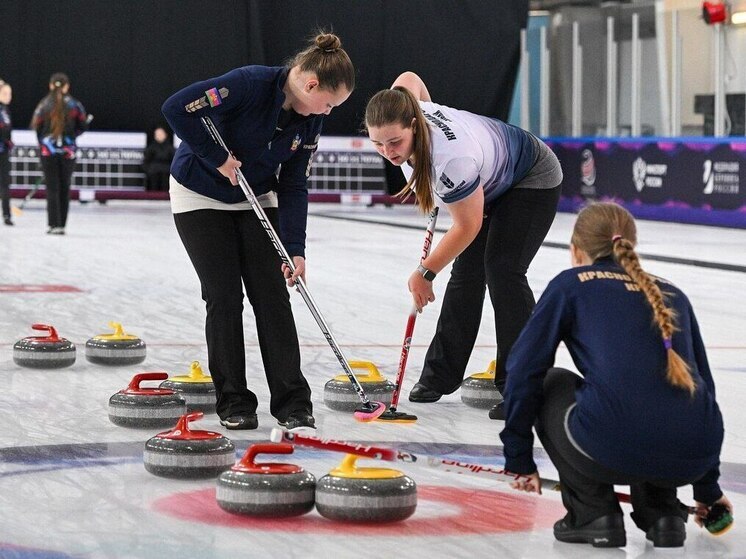 Сочинские кёрлингистки стали чемпионками во всероссийских соревнованиях