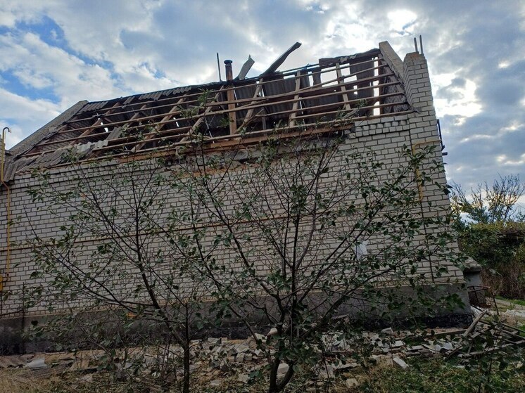 В Каховском округе в результате атаки поврежден жилой дом