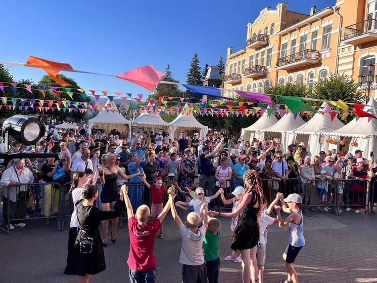 В Кисловодске в День отца пройдет чемпионат по игре «камень, ножницы, бумага»