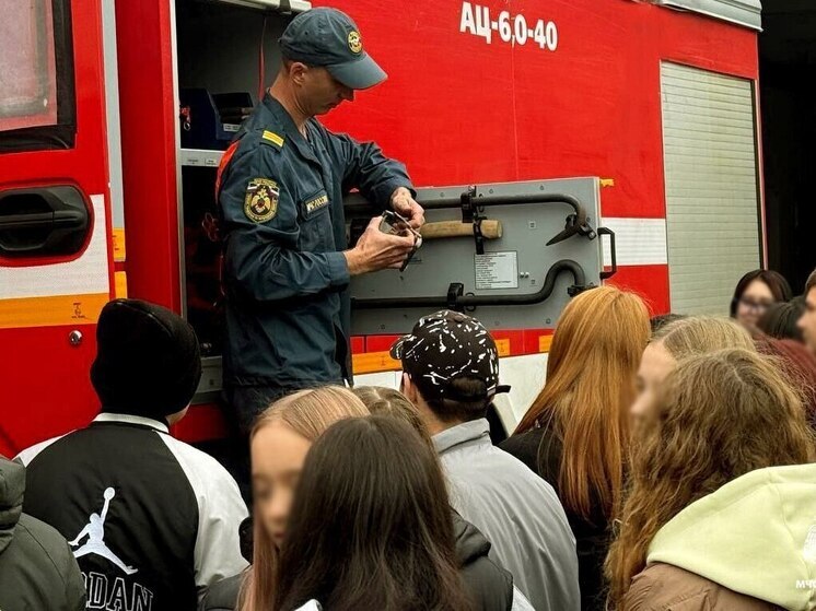 Запорожские спасатели МЧС провели увлекательное занятие для школьников Токмака