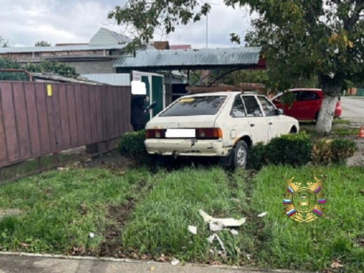В Лабинске «Москвич» сбил женщину, стоявшую возле своего дома