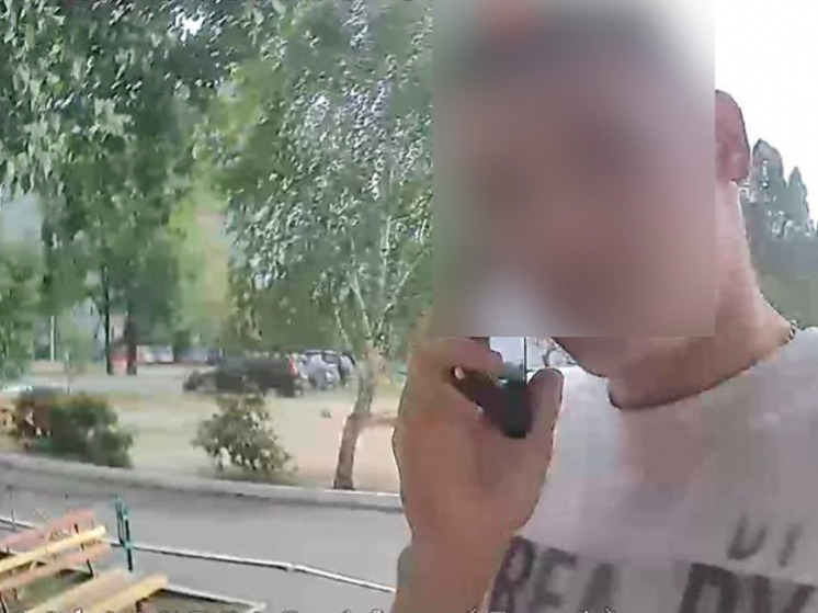 В Брянске осудят 23-летнего «курьера» мошенников