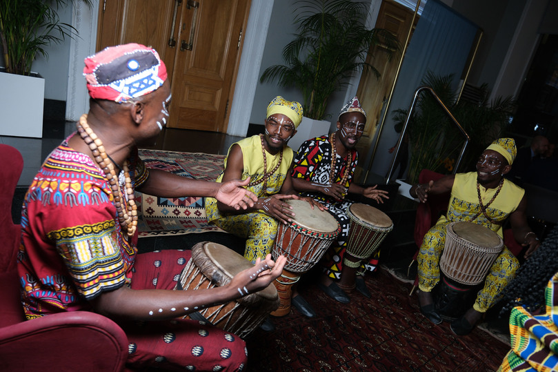 Африканские музыканты на открытии фестиваля