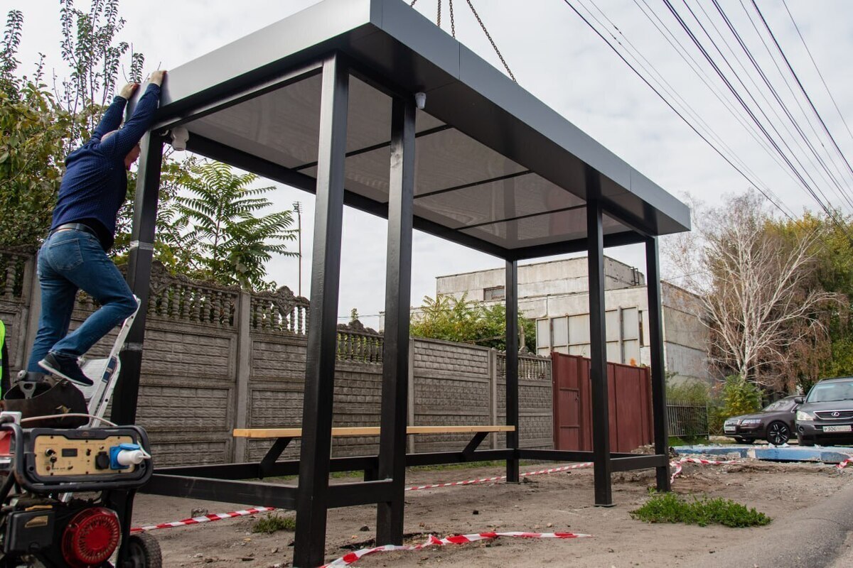 В Мелитополе установили три новых умных остановки