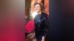 Готовый "замутить" с Бузовой Шаляпин приехал к ней с огромным букетом красных роз 