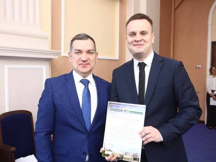 Мэр Новосибирска наградил работников дорожного хозяйства