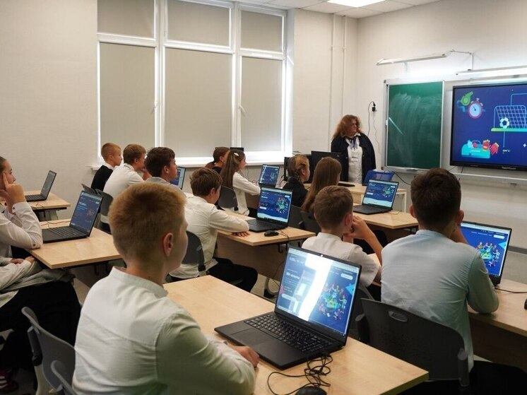 В Великом Новгороде открыли профориентационный центр «Ступени к успеху»